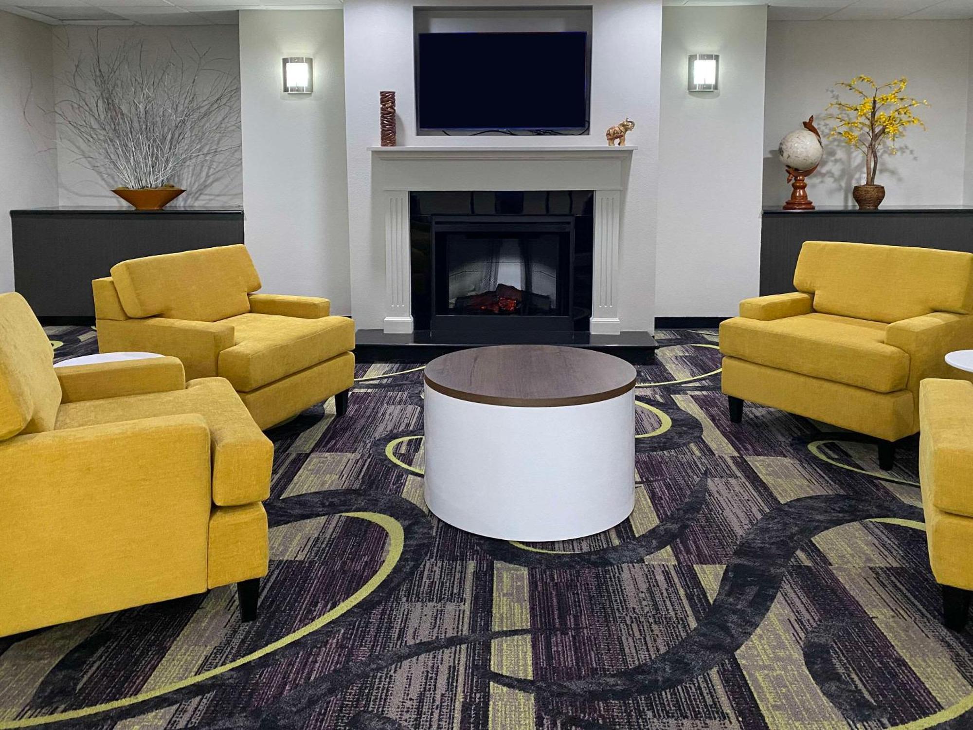 Mainstay Suites Conover-Hickory Exteriör bild
